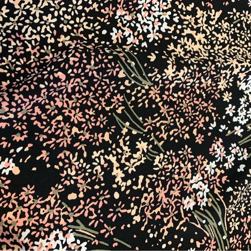 LOFT Black Floral Lined Split Flutter Sleeve V-Ne… - image 11